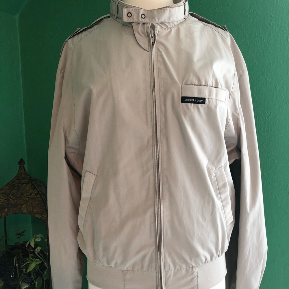 Men’s Members Only Jacket sz 44 Medium